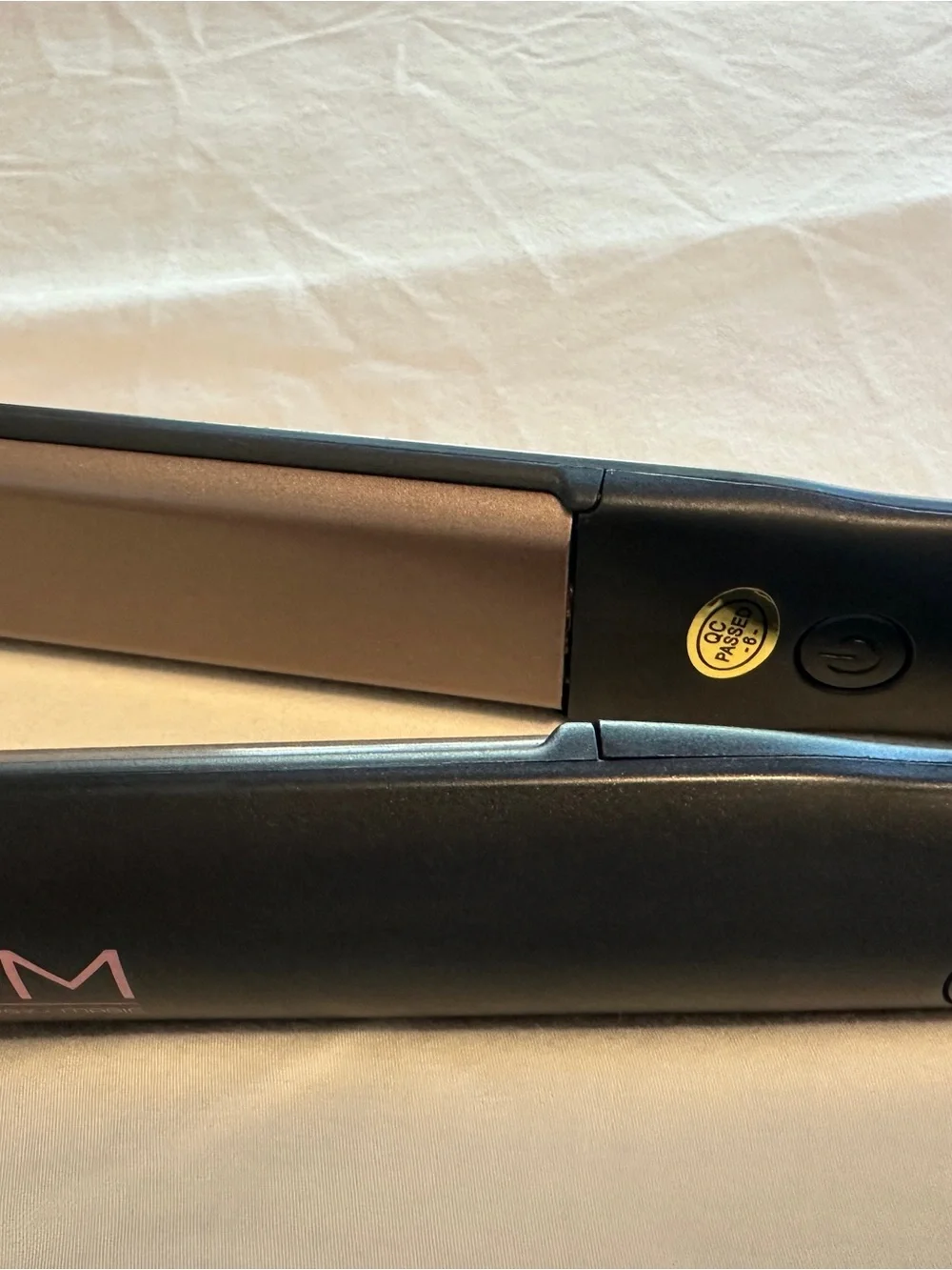GEM Glamour Energy Magic Hair Straightener – Like New ✨